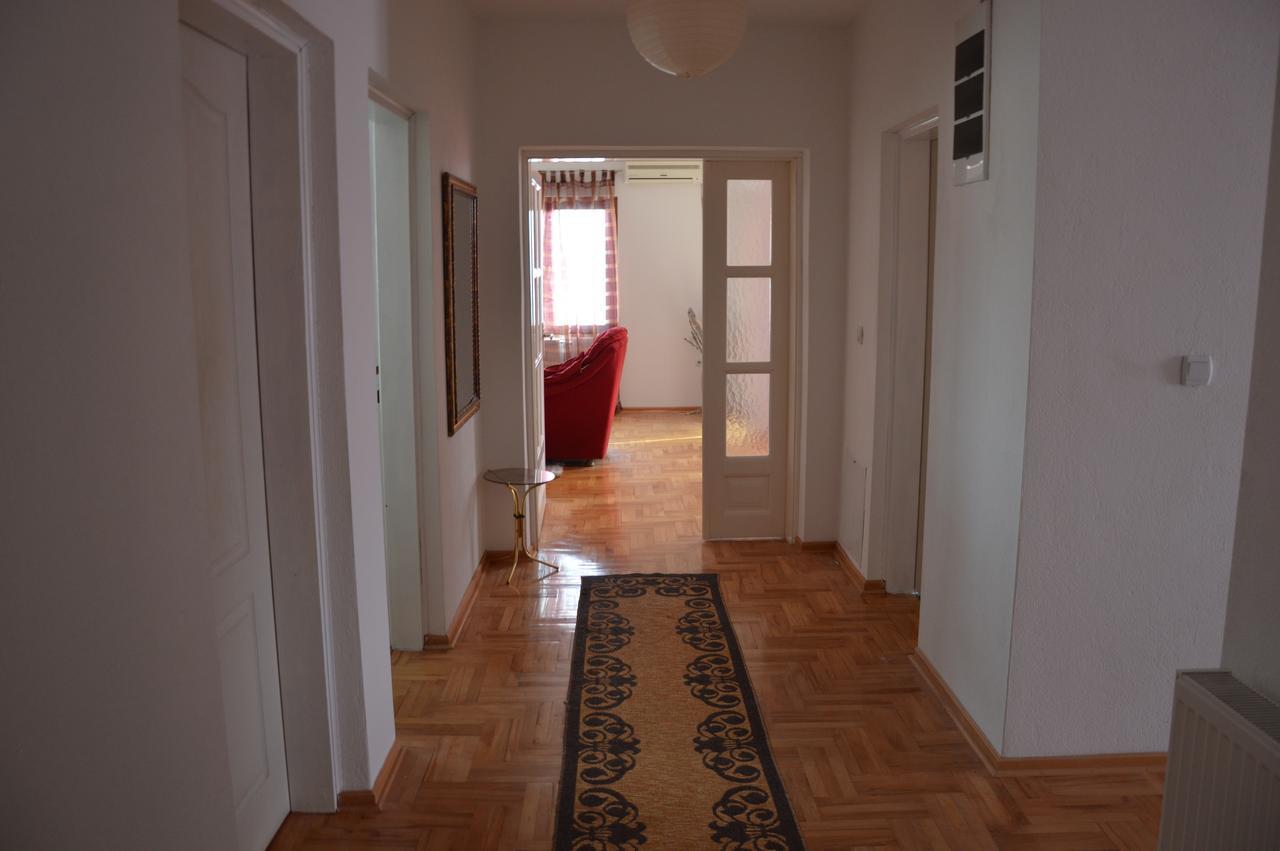 Poseidon Apartment Ni Eksteriør billede