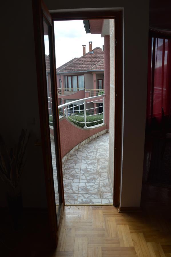 Poseidon Apartment Ni Eksteriør billede