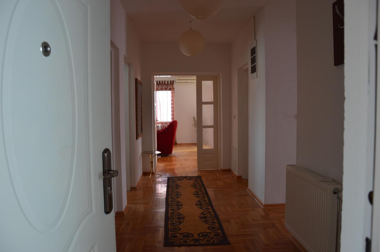 Poseidon Apartment Ni Eksteriør billede
